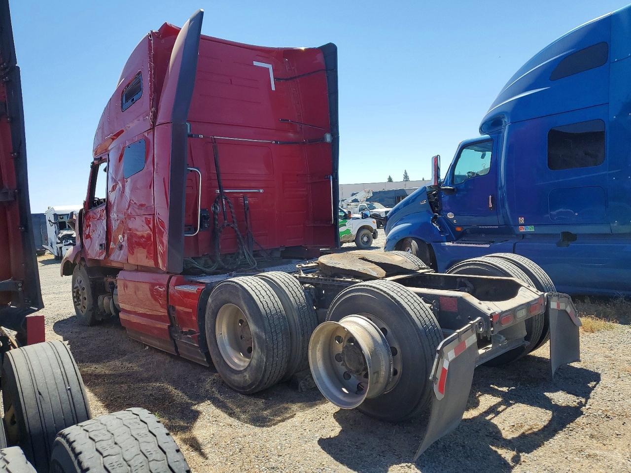 2023 VOLVO VN