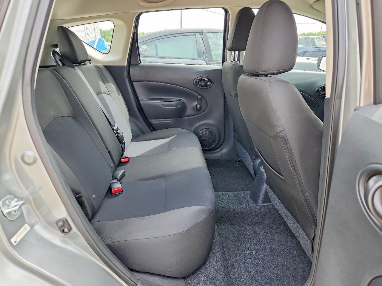 2015 NISSAN VERSA