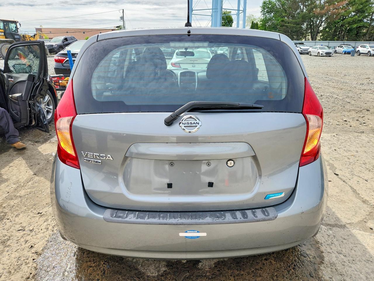 2015 NISSAN VERSA