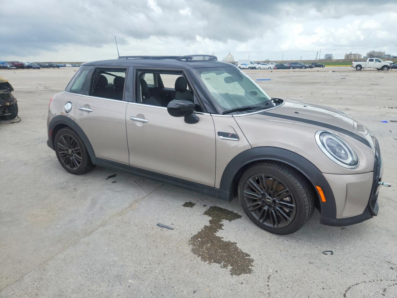 2022 MINI COOPER