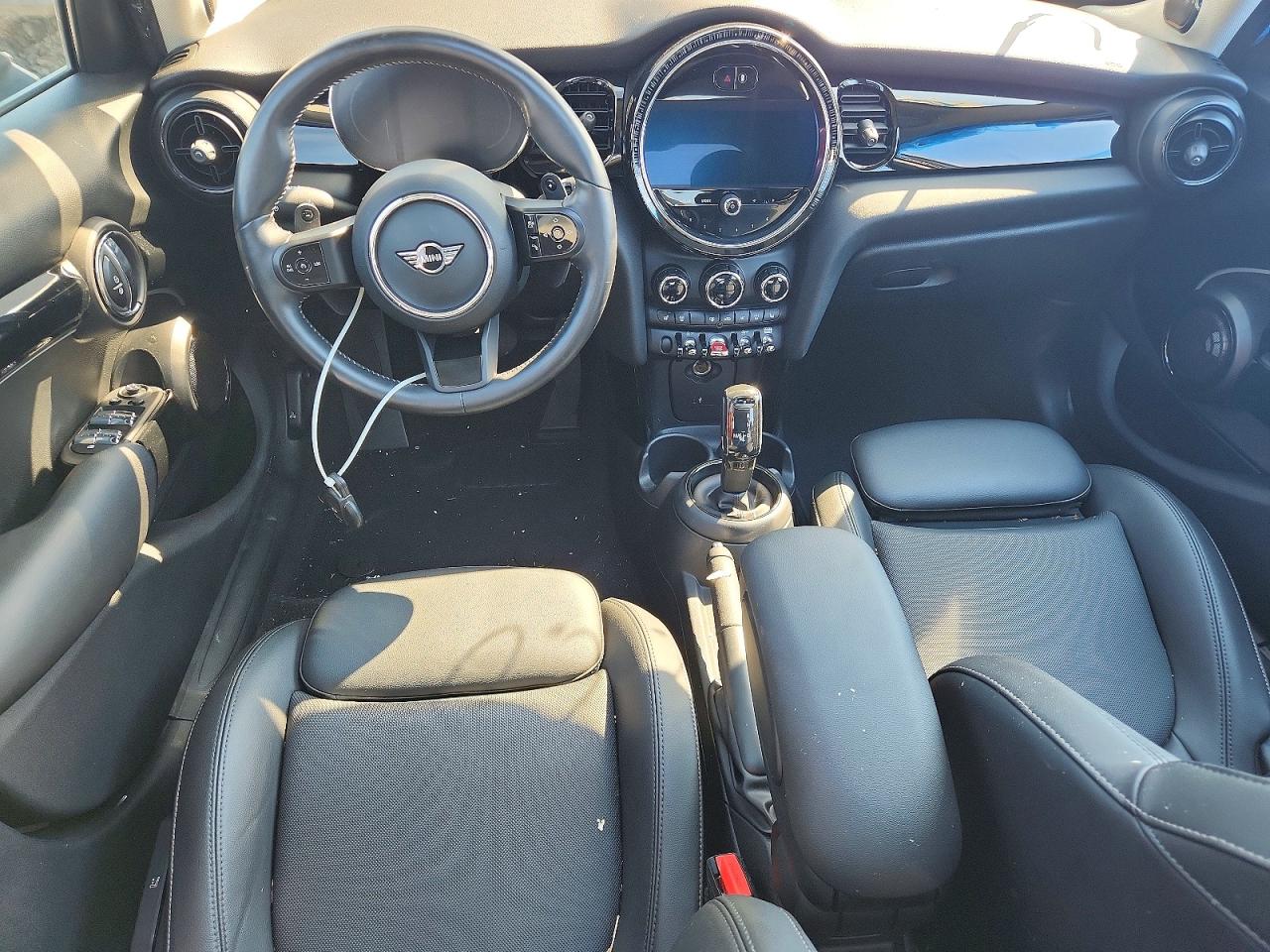 2022 MINI COOPER