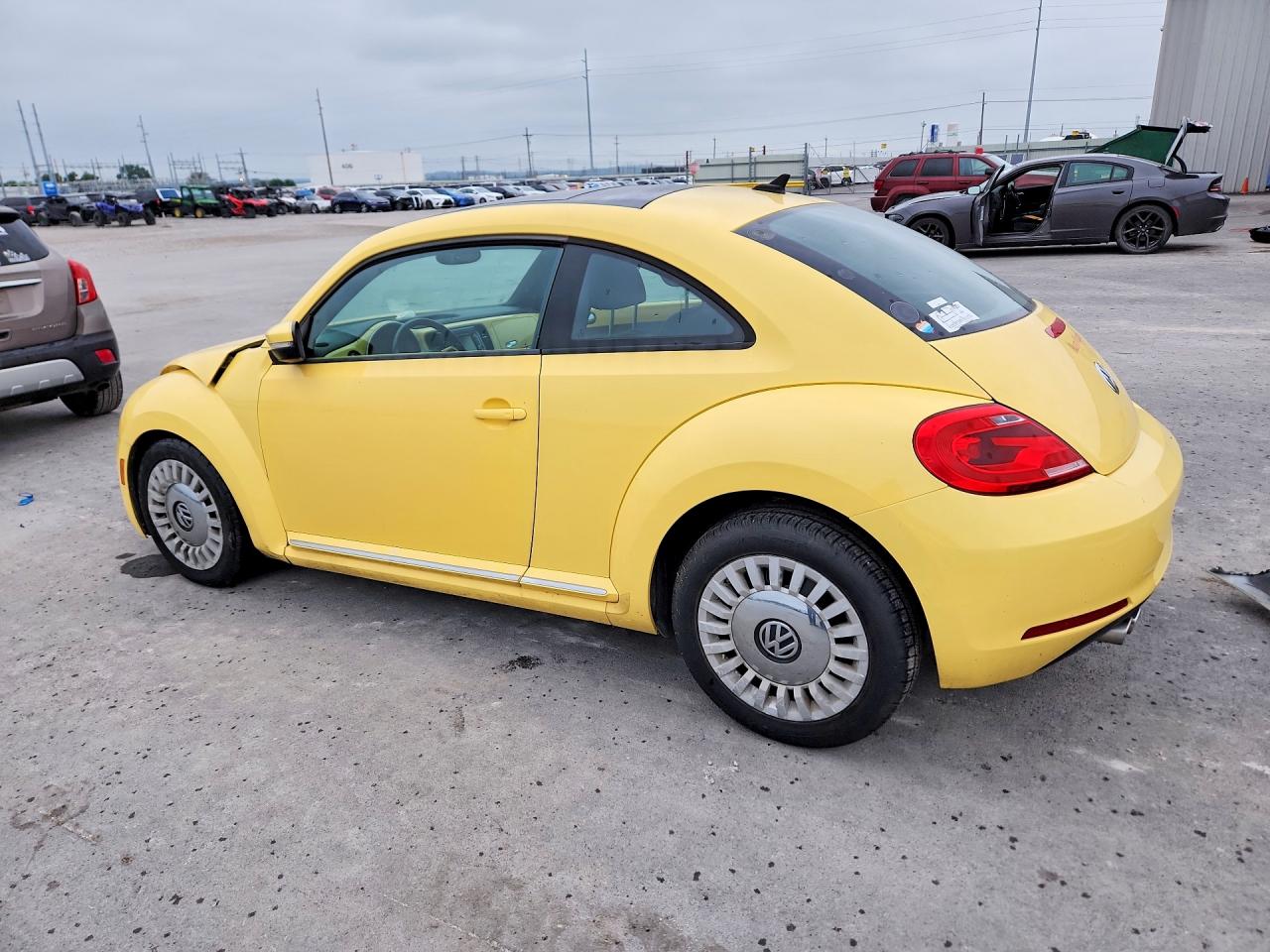 2013 VOLKSWAGEN BEETLE