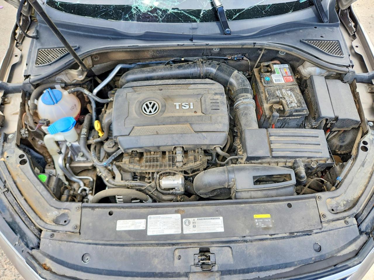 2016 VOLKSWAGEN PASSAT