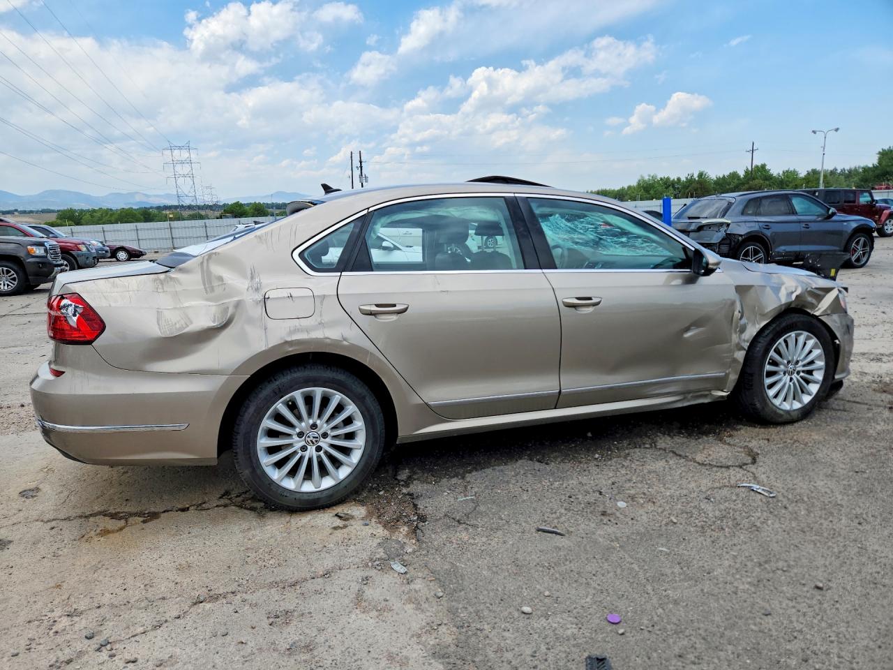 2016 VOLKSWAGEN PASSAT