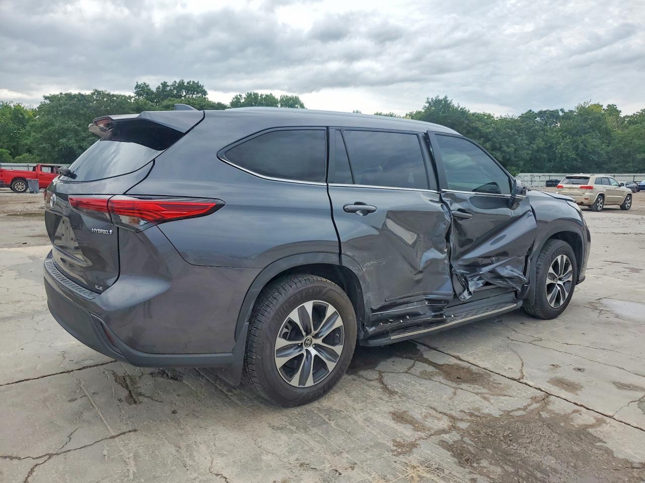 2023 TOYOTA HIGHLANDER
