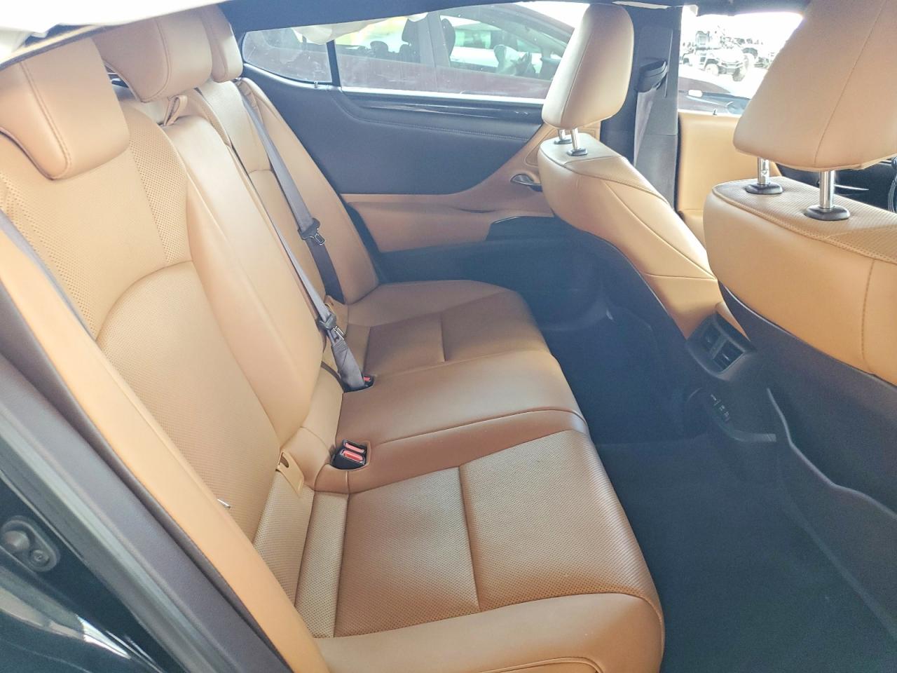 2020 LEXUS ES350