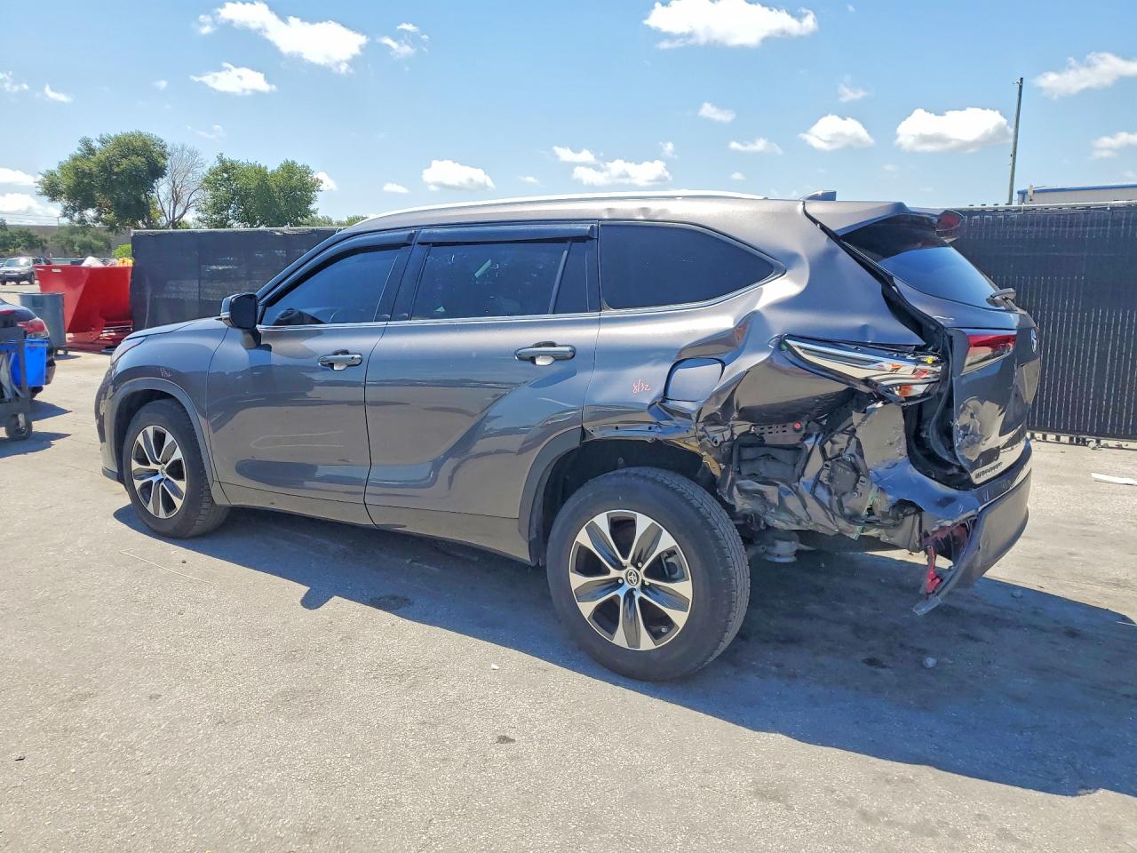 2022 TOYOTA HIGHLANDER