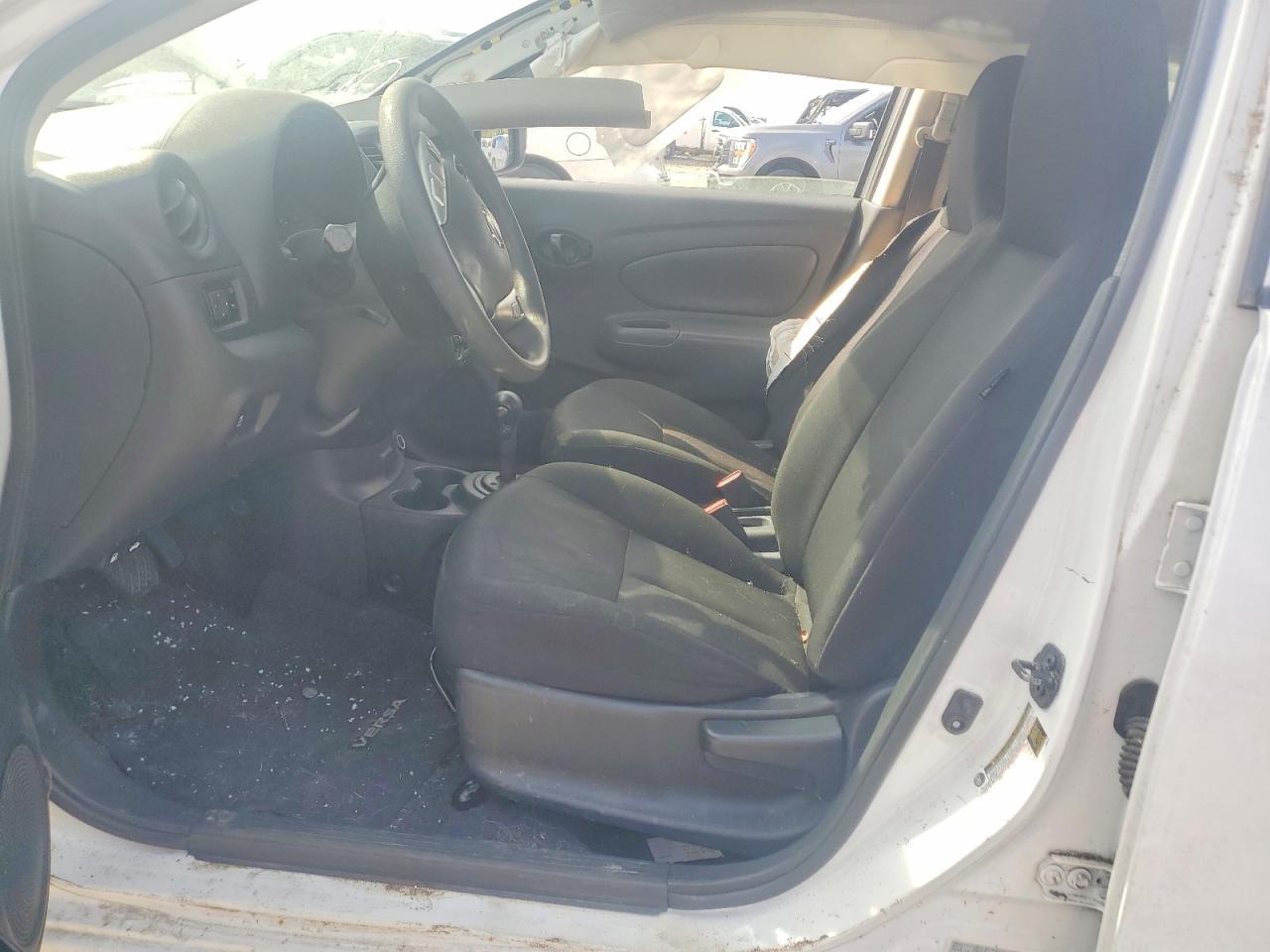 2017 NISSAN VERSA