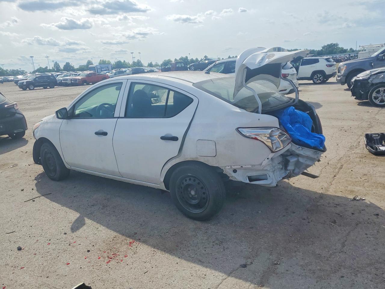 2017 NISSAN VERSA
