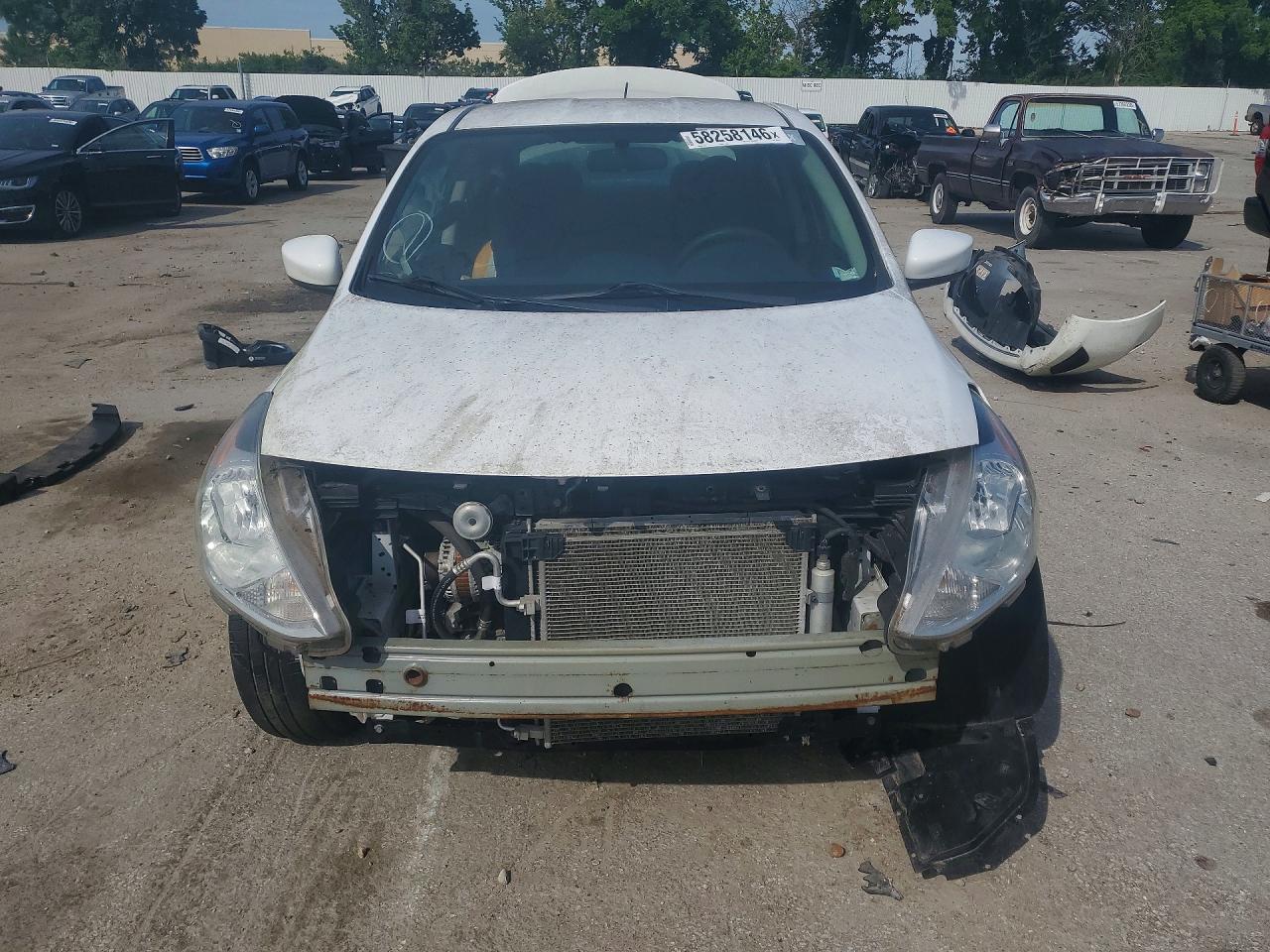 2017 NISSAN VERSA