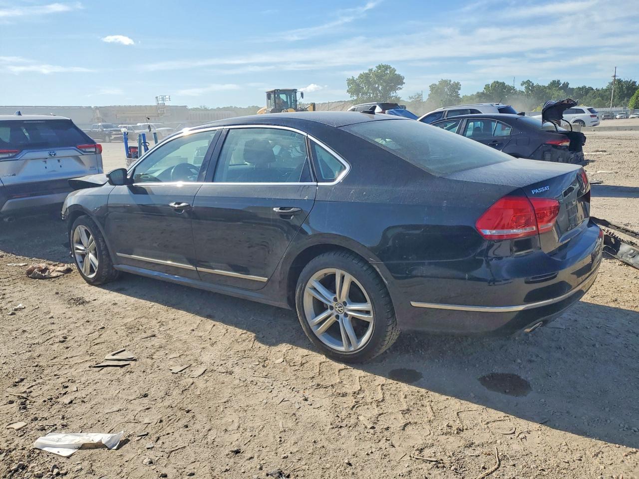 2013 VOLKSWAGEN PASSAT