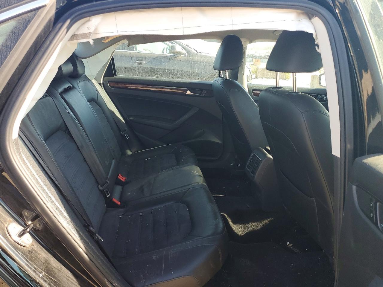 2013 VOLKSWAGEN PASSAT
