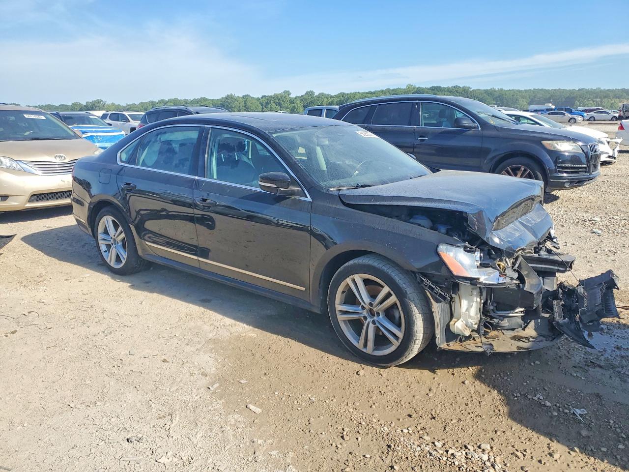 2013 VOLKSWAGEN PASSAT