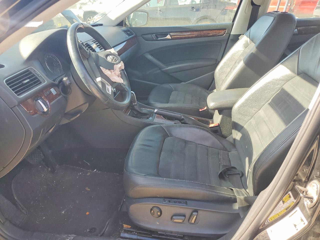 2013 VOLKSWAGEN PASSAT