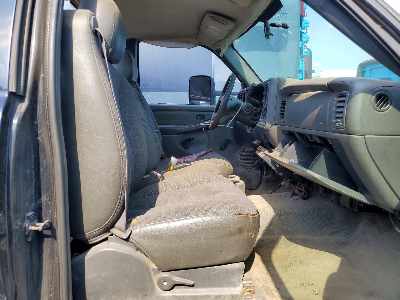 2004 GMC SIERRA