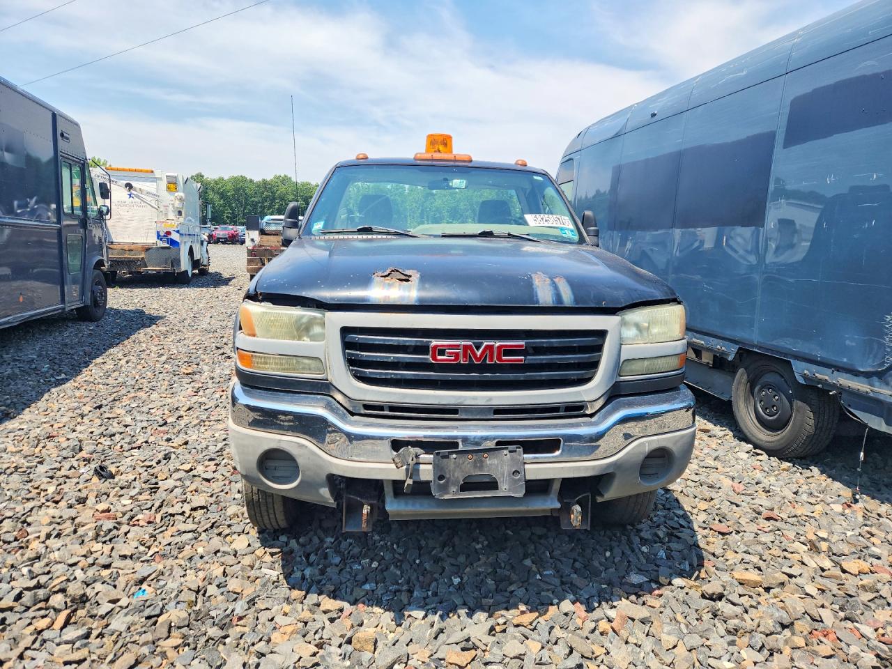 2004 GMC SIERRA