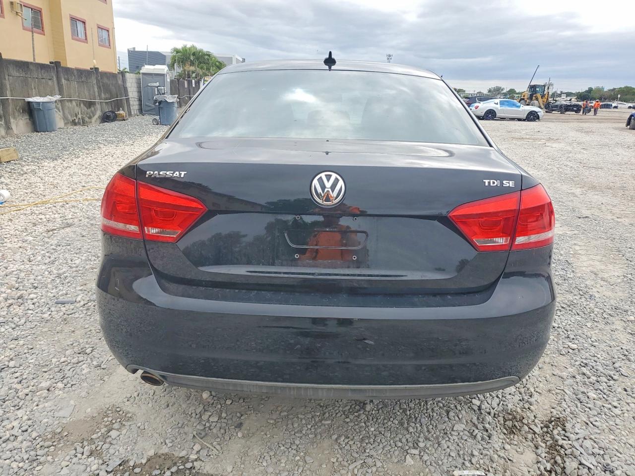 2014 VOLKSWAGEN PASSAT