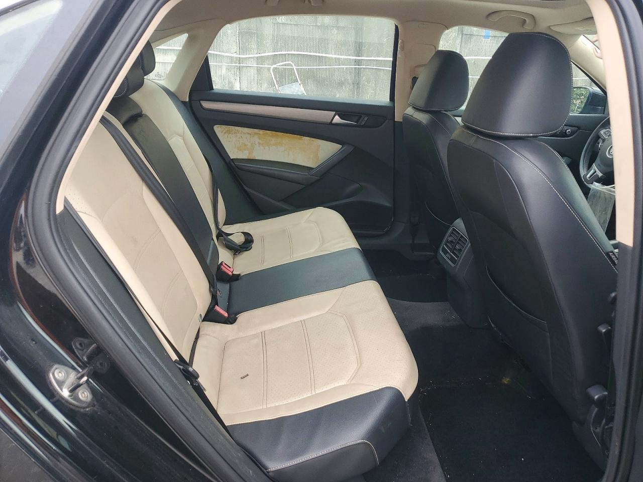 2014 VOLKSWAGEN PASSAT