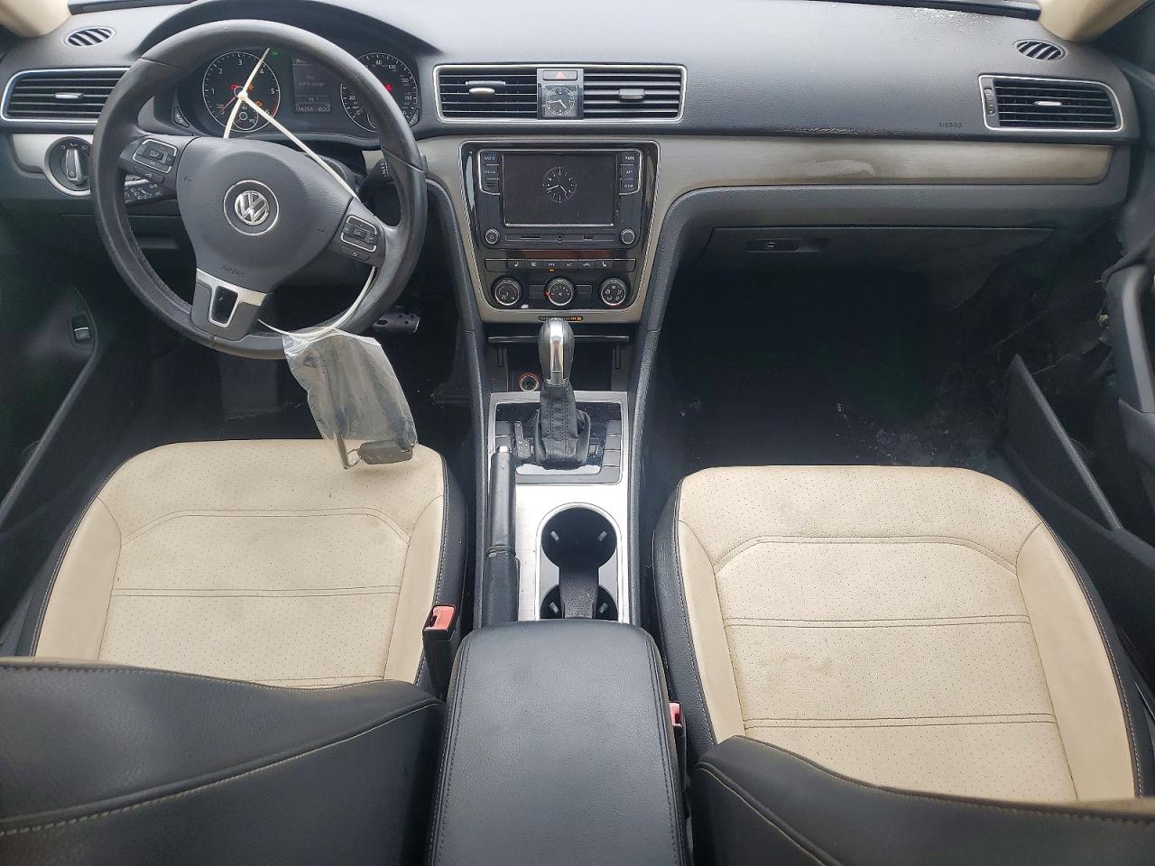 2014 VOLKSWAGEN PASSAT
