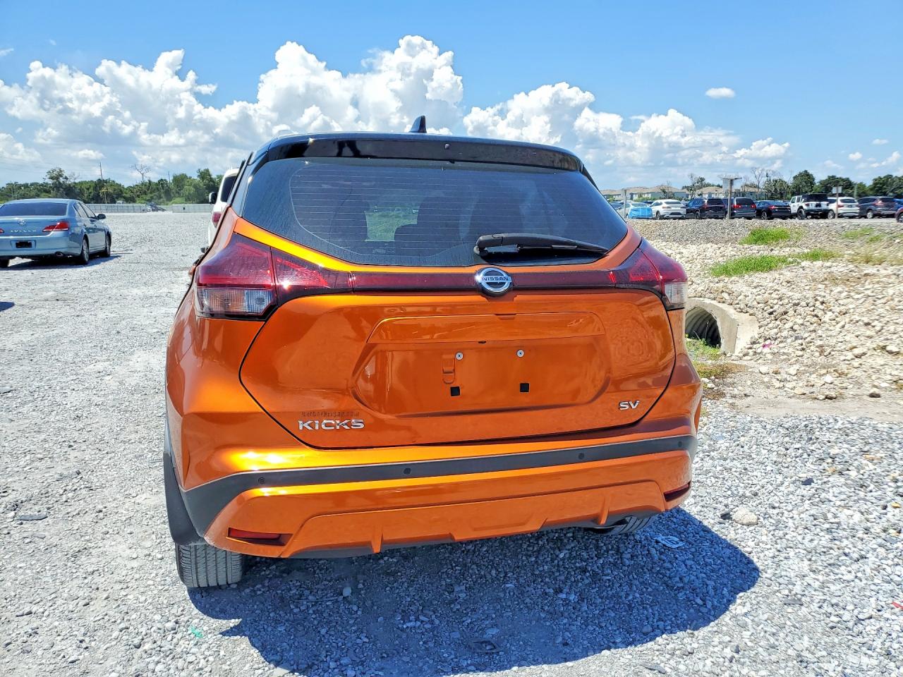2021 NISSAN KICKS