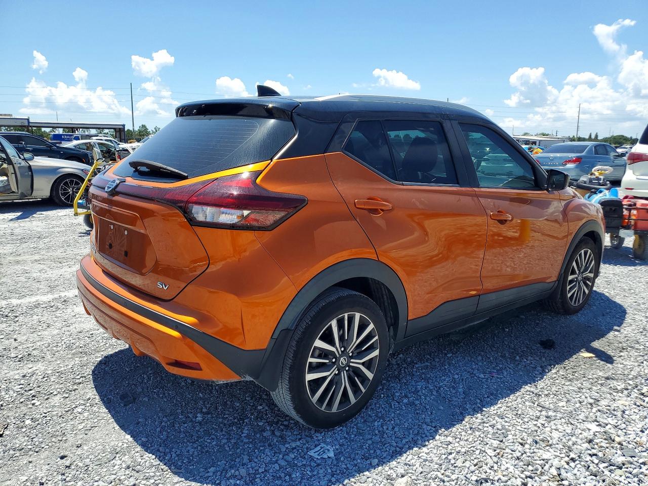 2021 NISSAN KICKS