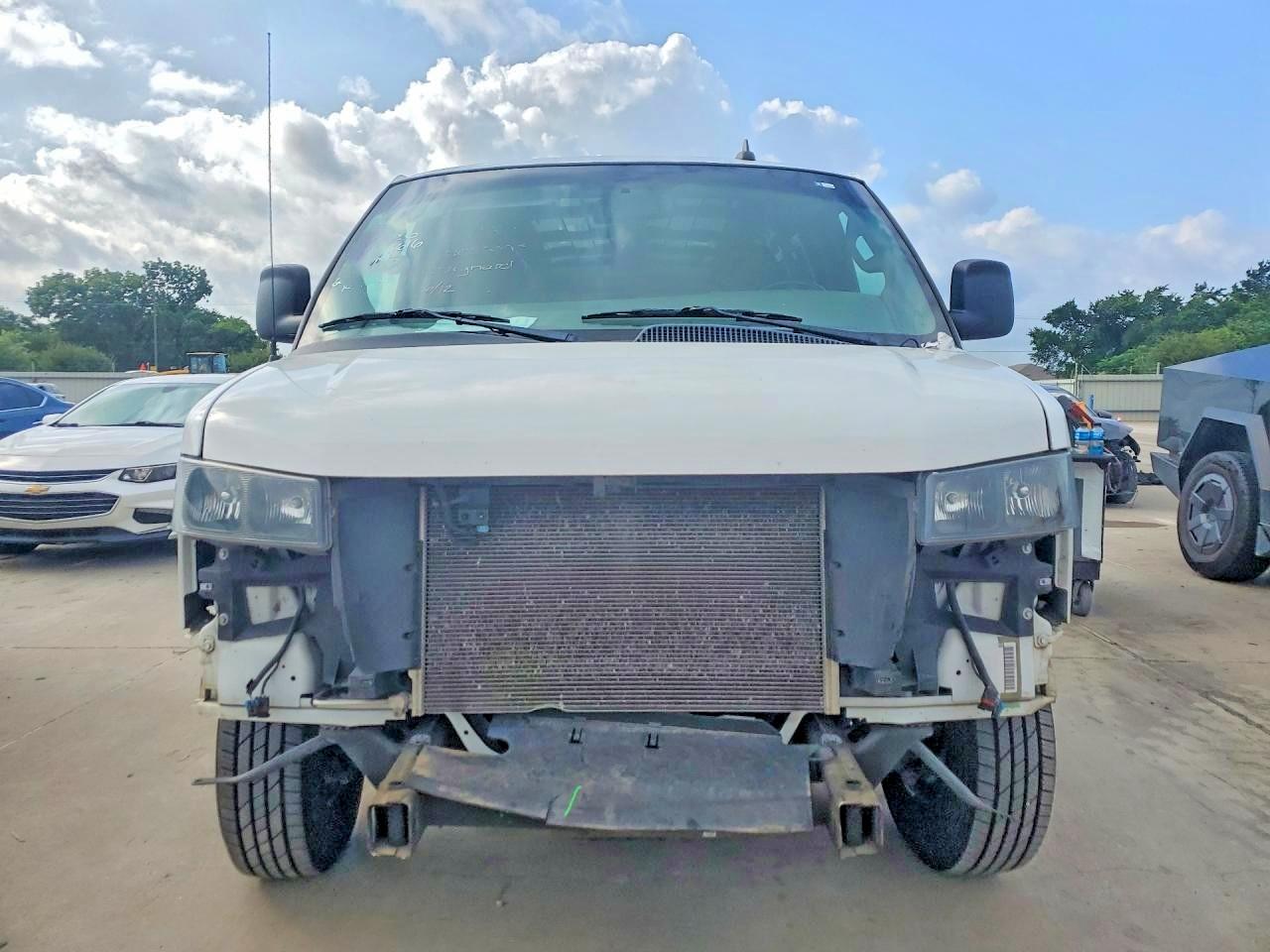 2022 CHEVROLET EXPRESS