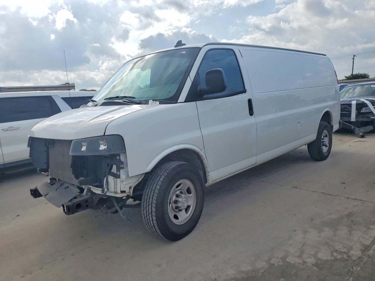 2022 CHEVROLET EXPRESS
