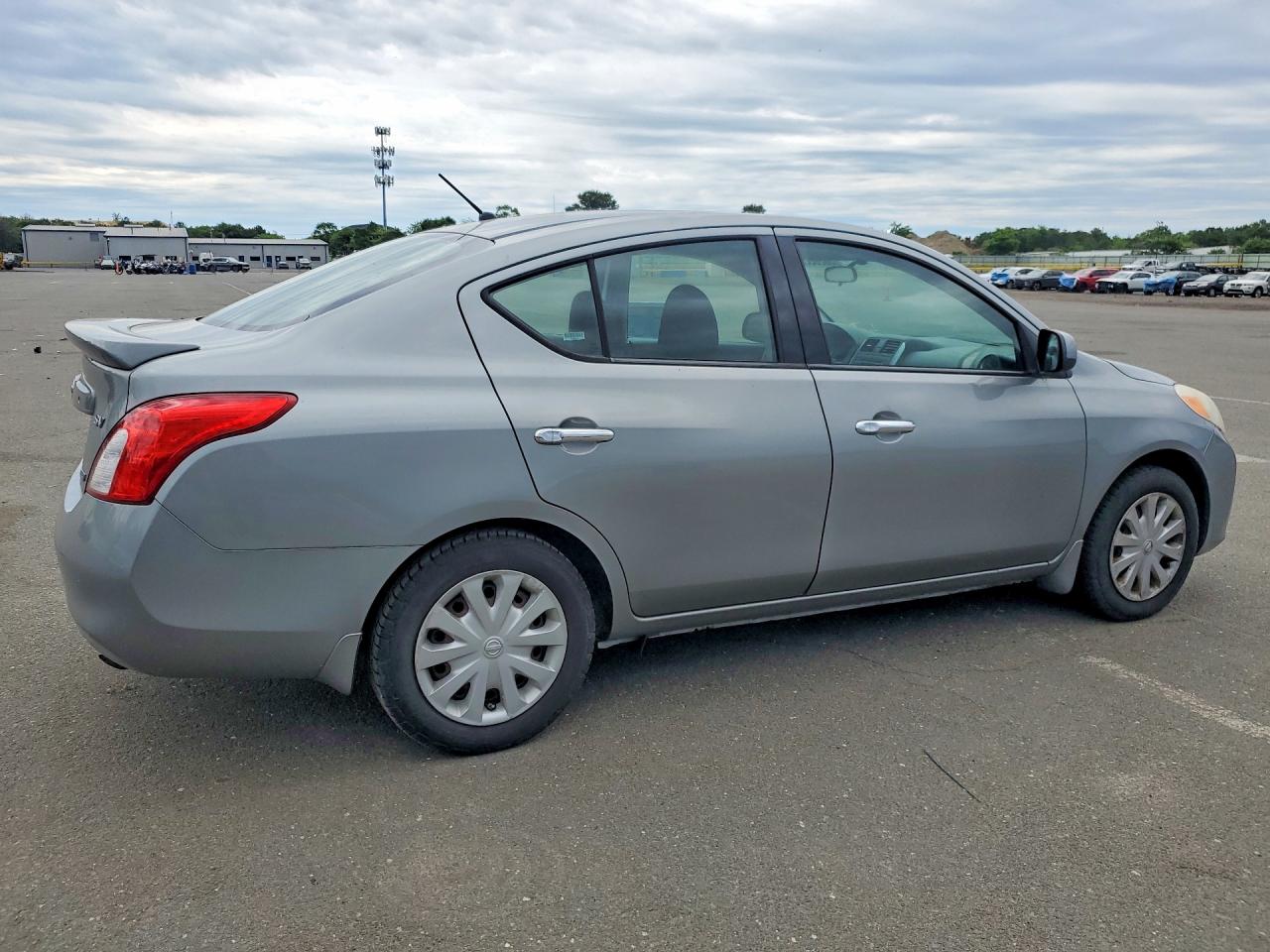 2014 NISSAN VERSA