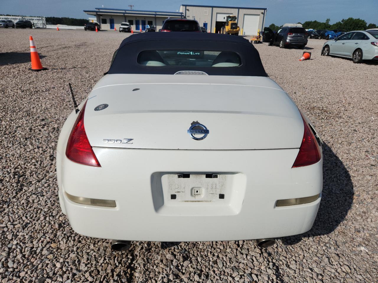 2005 NISSAN 350Z