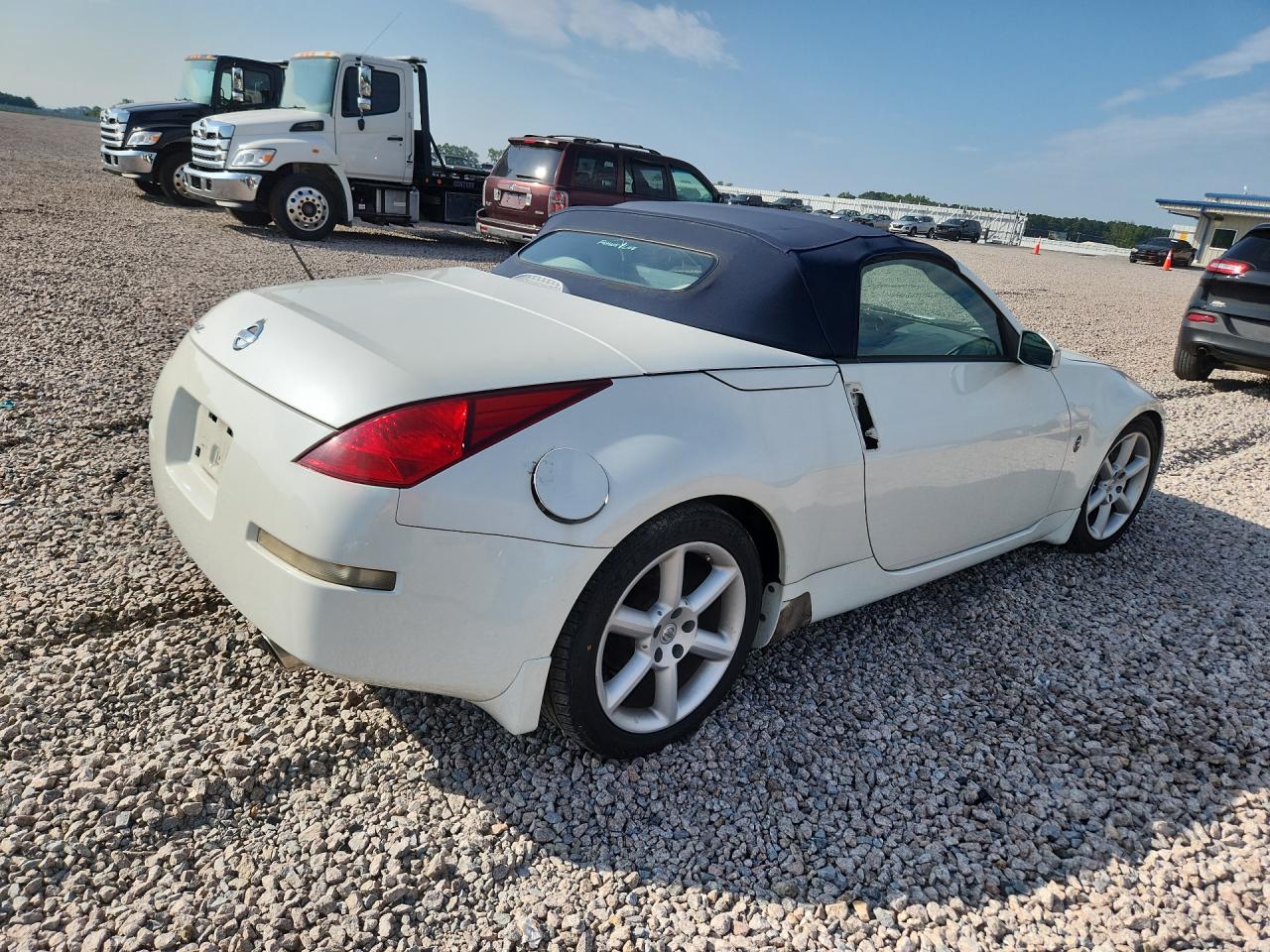 2005 NISSAN 350Z
