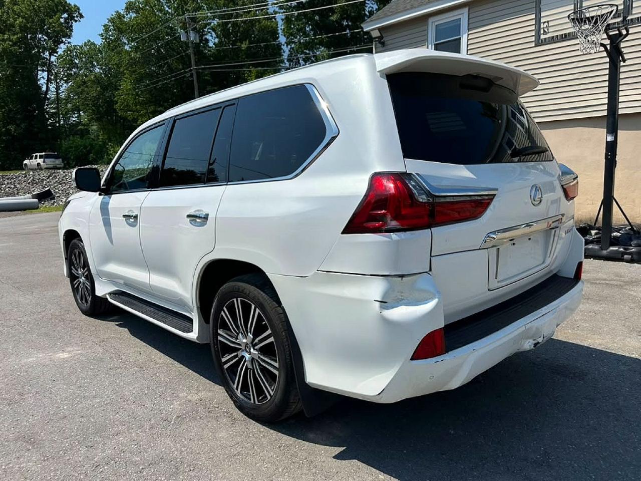 2019 LEXUS LX570
