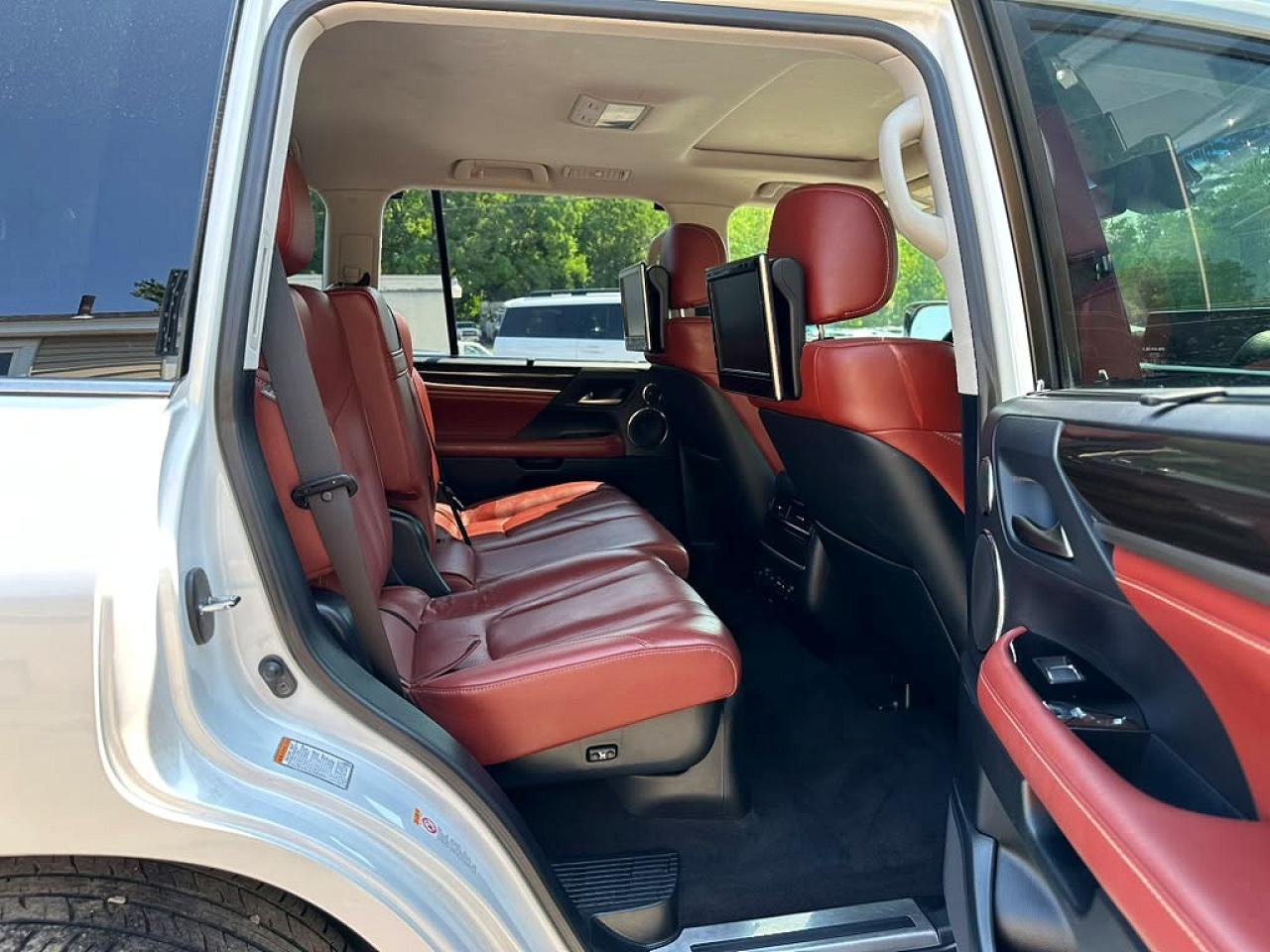 2019 LEXUS LX570