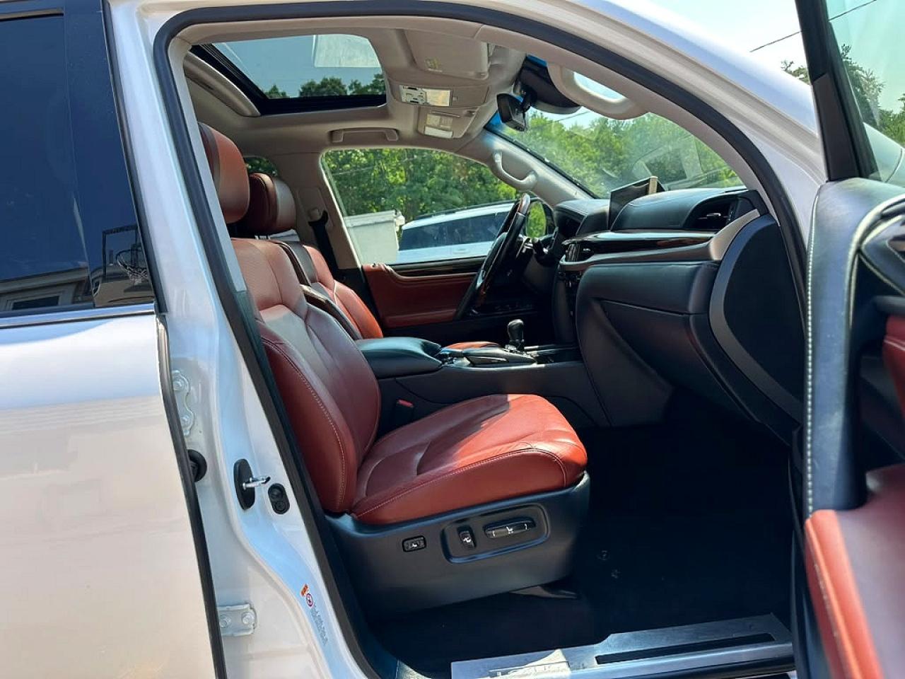 2019 LEXUS LX570