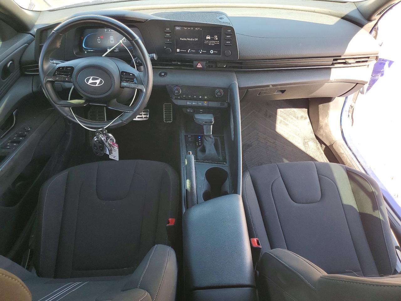 2025 HYUNDAI ELANTRA