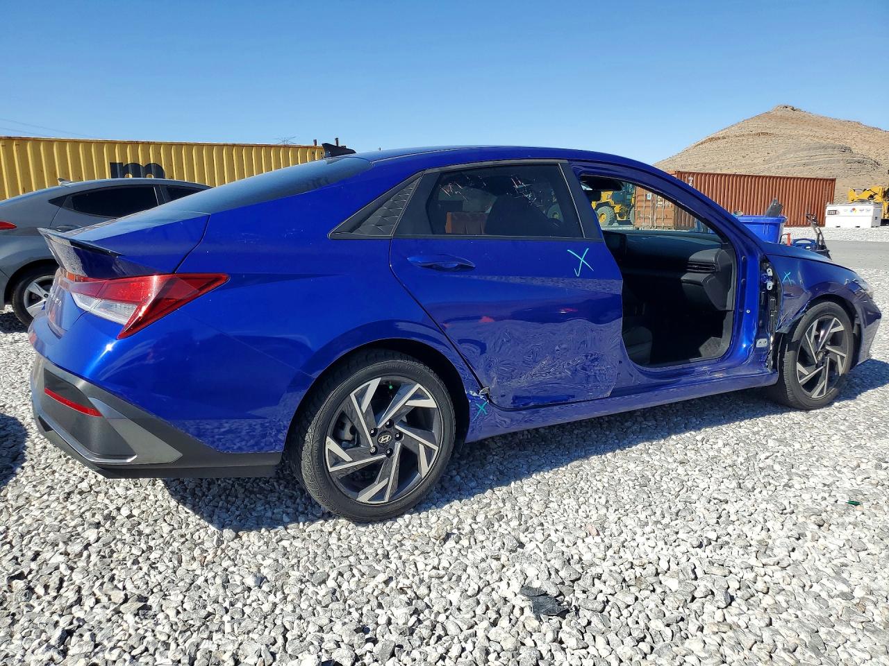 2025 HYUNDAI ELANTRA