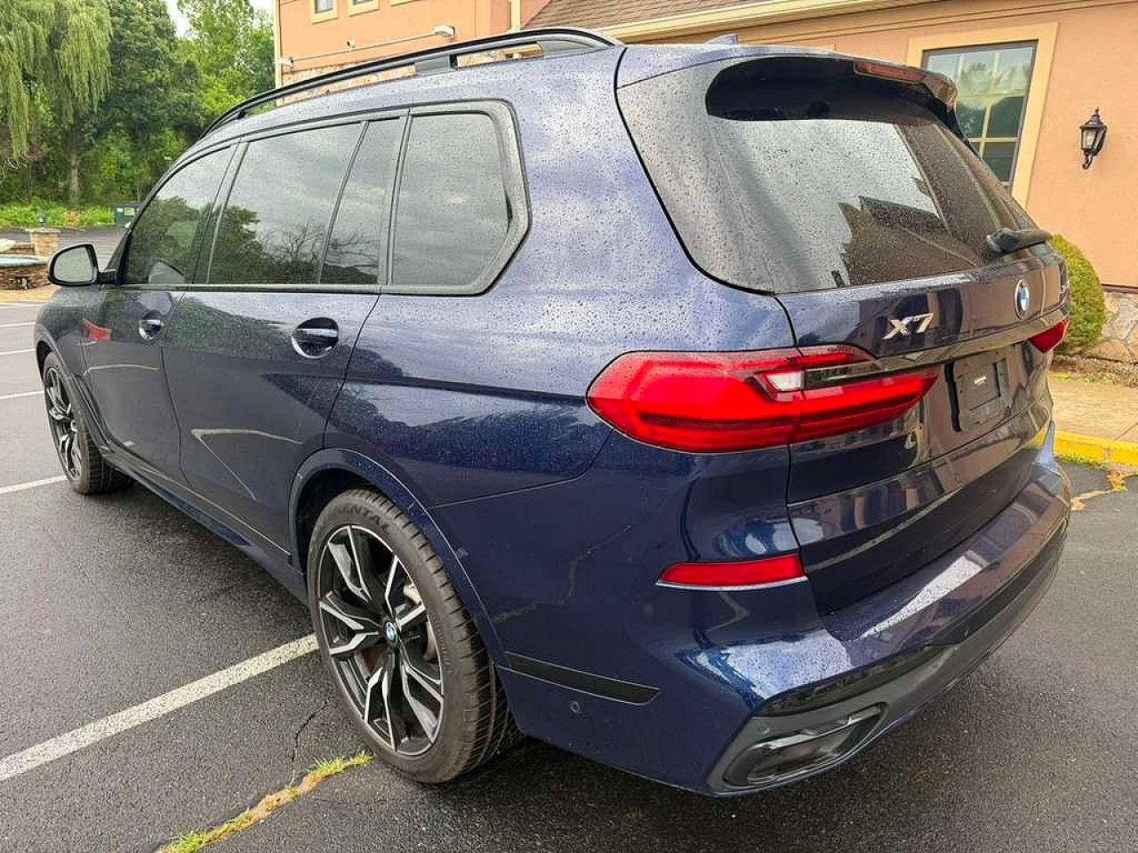 2022 BMW X7