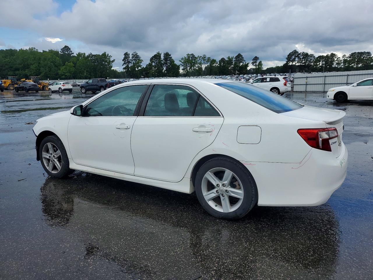 2014 TOYOTA CAMRY