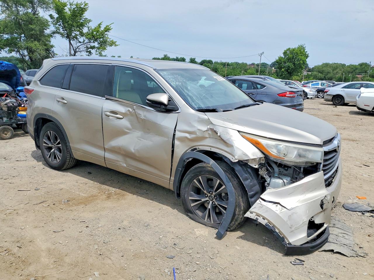 2016 TOYOTA HIGHLANDER