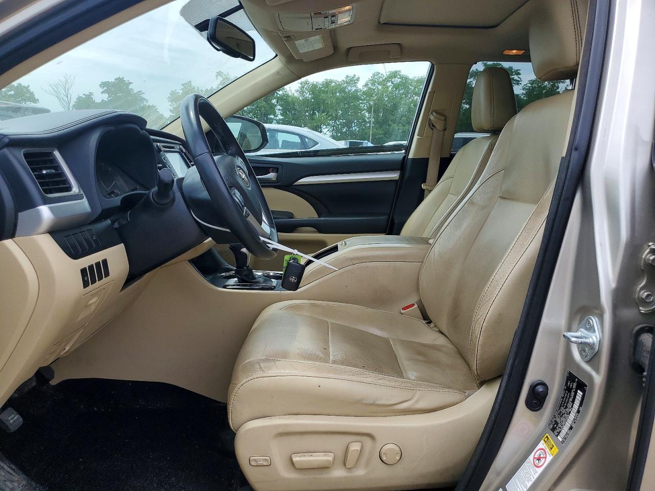 2016 TOYOTA HIGHLANDER