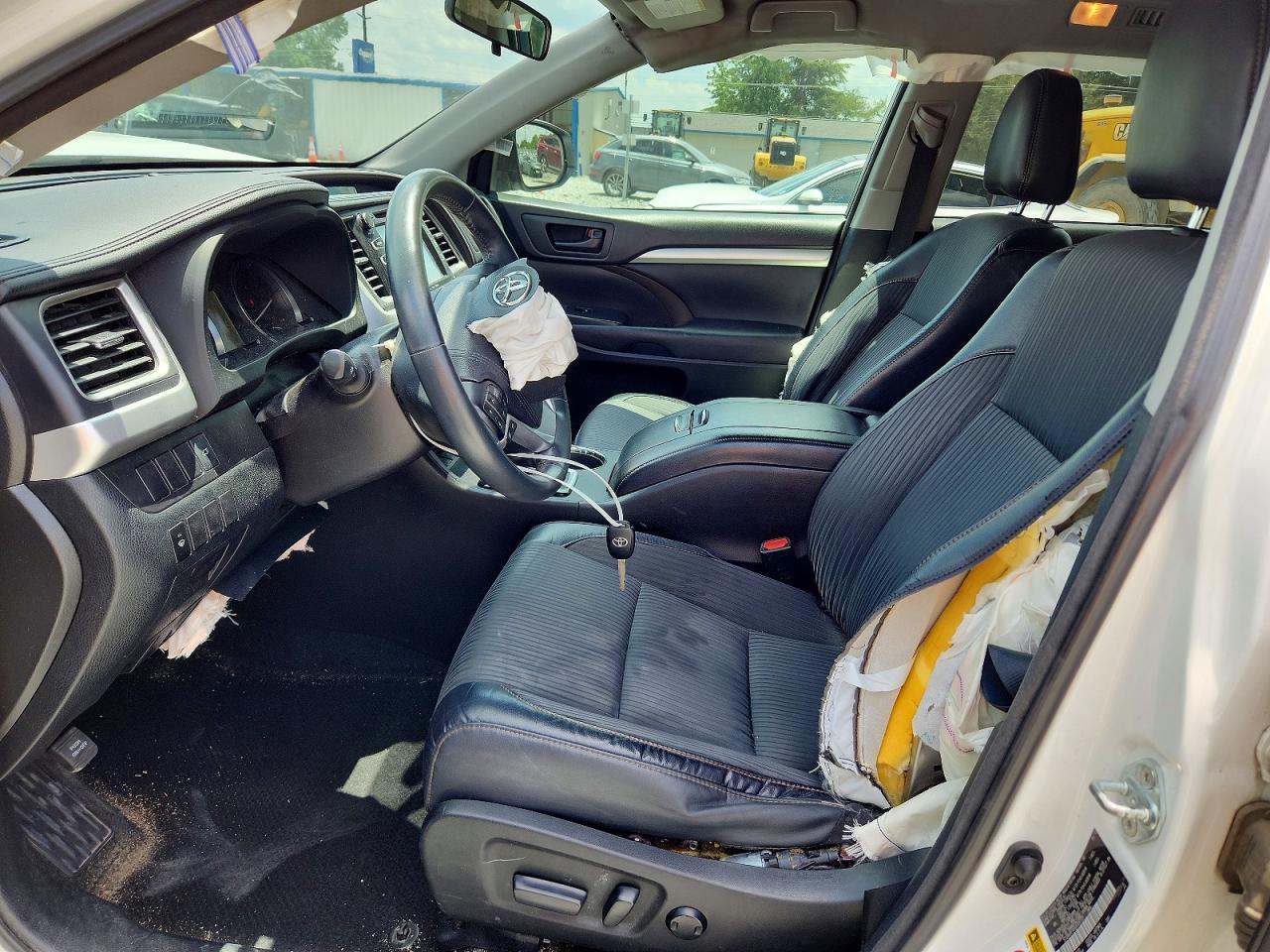 2016 TOYOTA HIGHLANDER