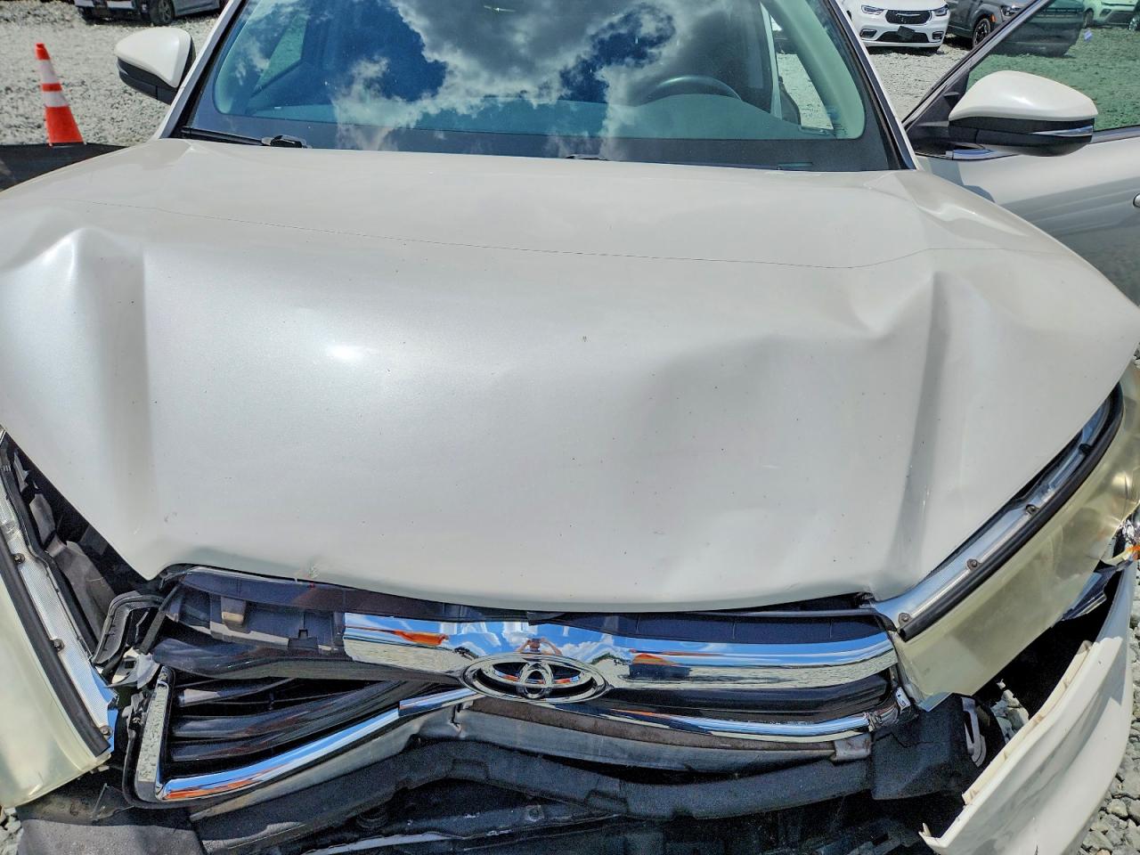 2016 TOYOTA HIGHLANDER