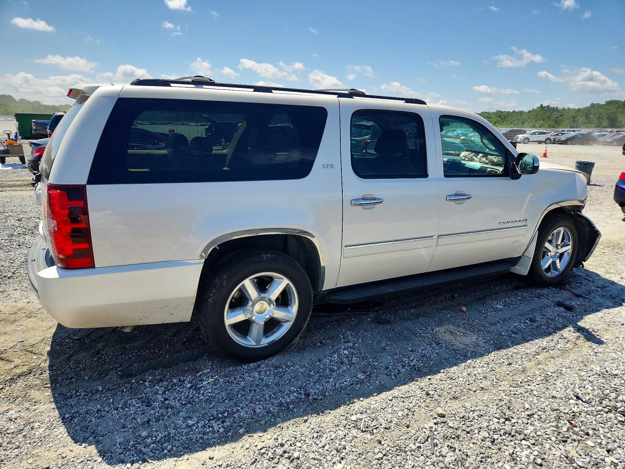 2013 CHEVROLET SUBURBAN