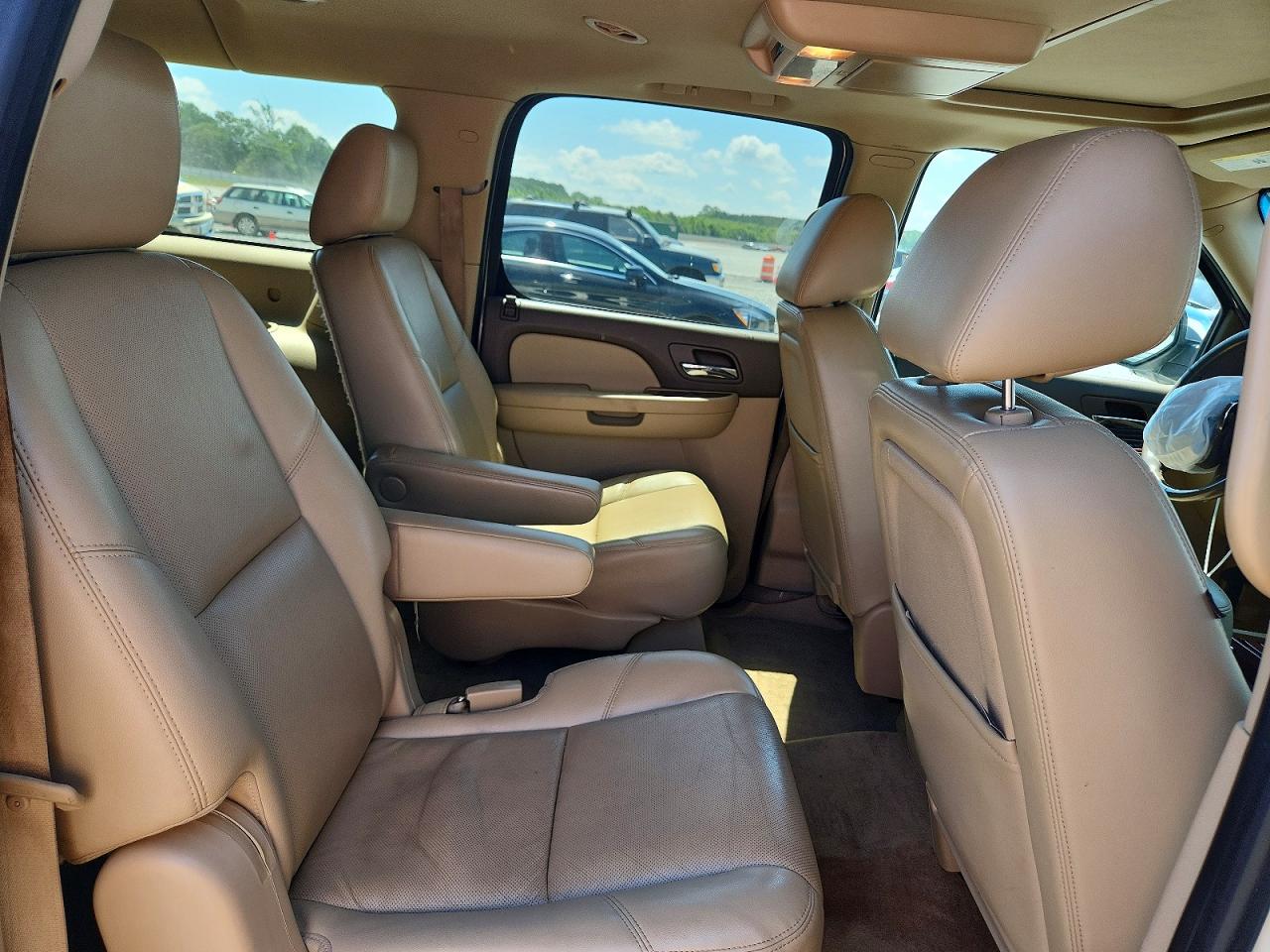 2013 CHEVROLET SUBURBAN