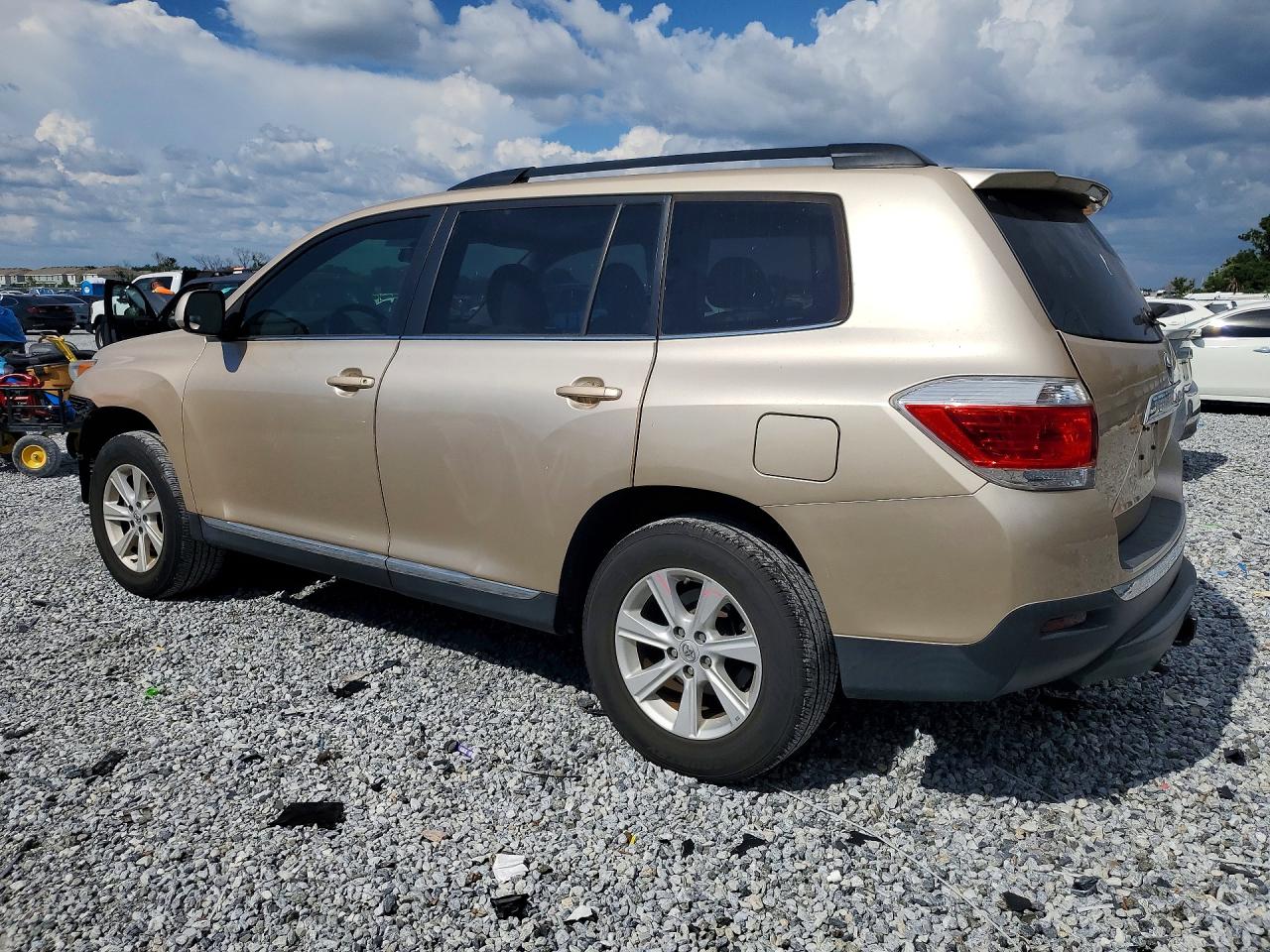 2013 TOYOTA HIGHLANDER