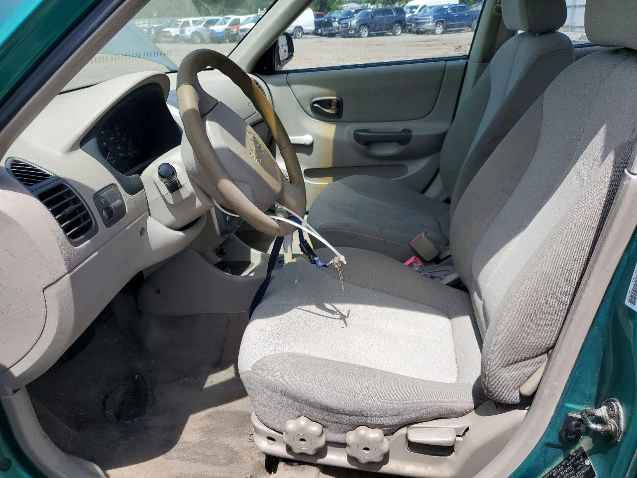 2001 HYUNDAI ACCENT
