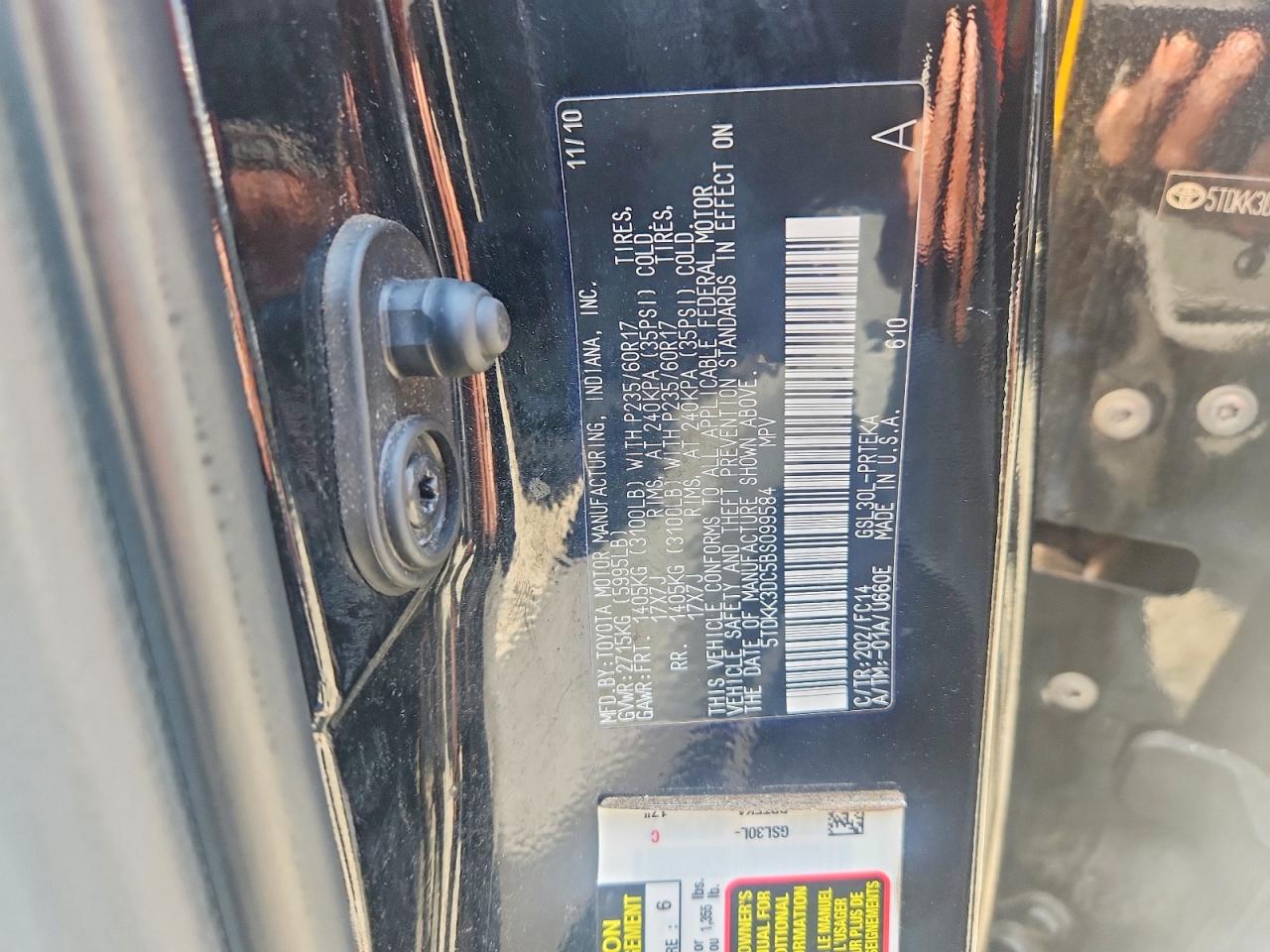 2011 TOYOTA SIENNA