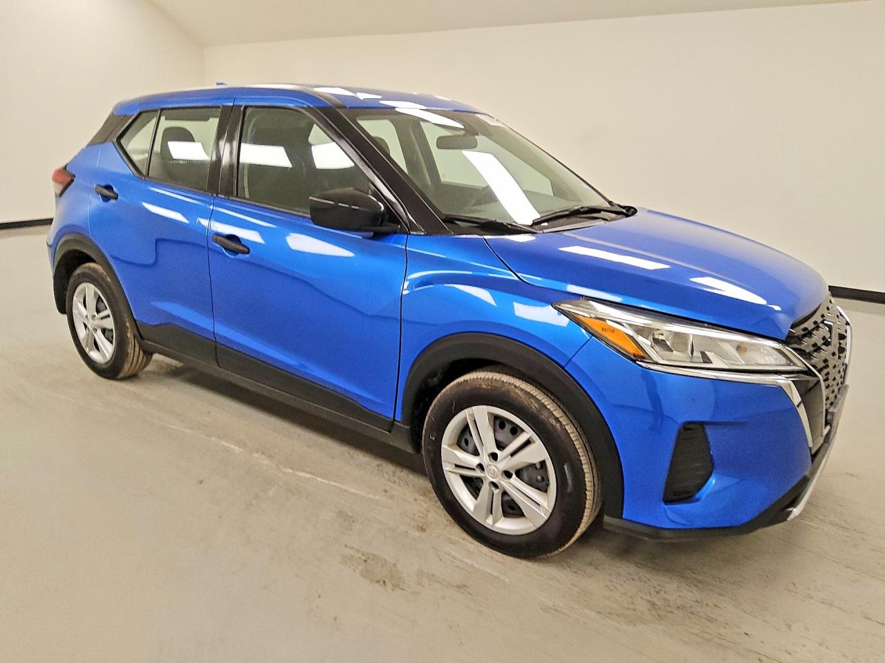 2024 NISSAN KICKS