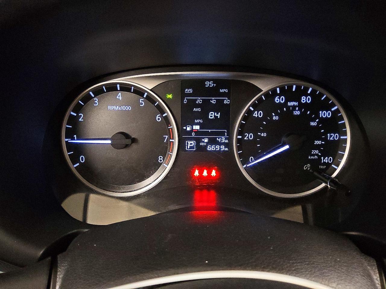 2024 NISSAN KICKS