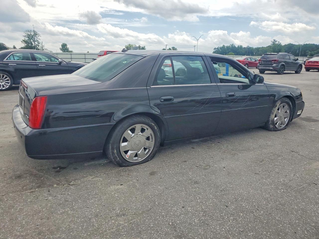 2004 CADILLAC DEVILLE