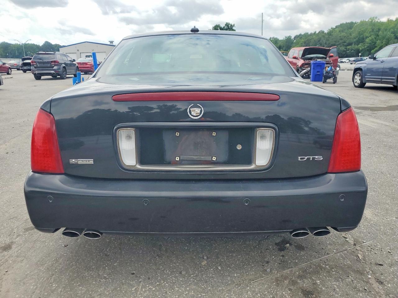 2004 CADILLAC DEVILLE